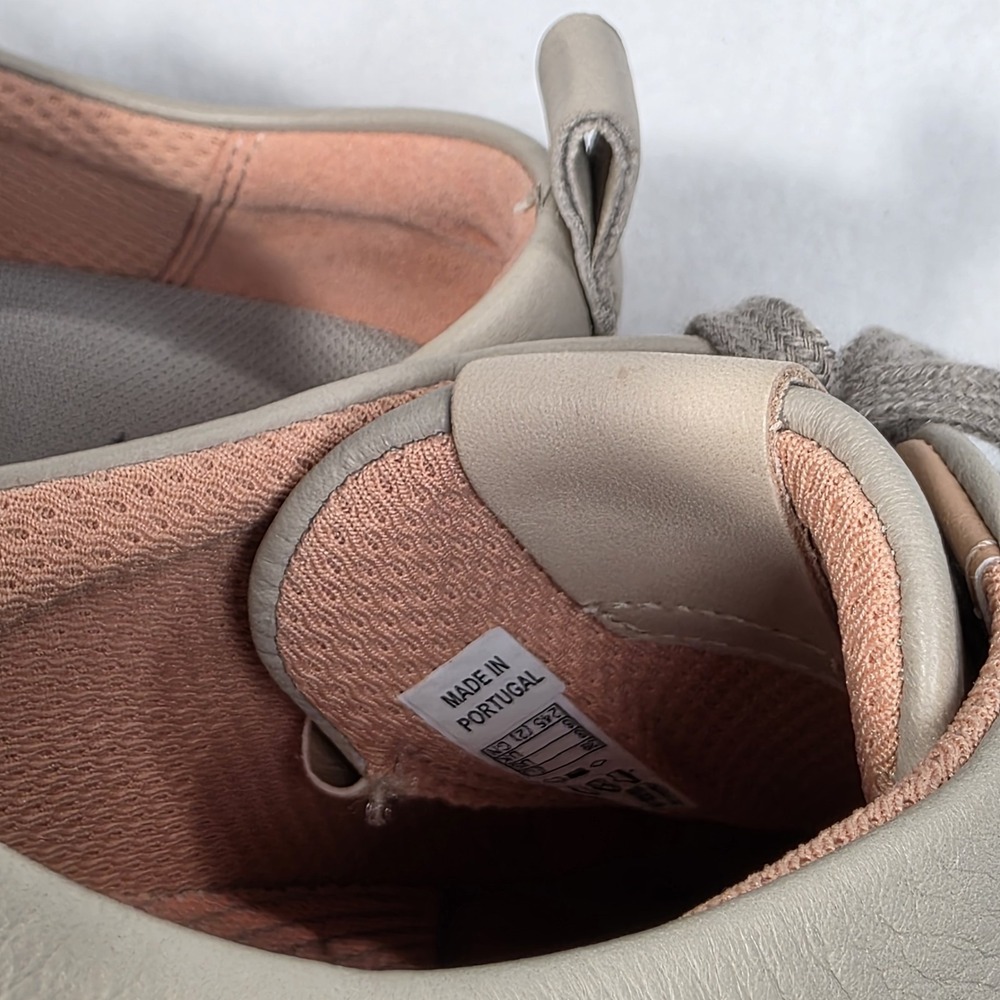 Ecco Women's Spikeless Soft Hydromax Golf Shoes Extra Wide 8 in Oyster Colorway - Picture 10 of 10